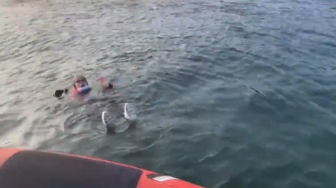 Denize düşen yaşlı kadını Sahil Güvenlik kurtardı!