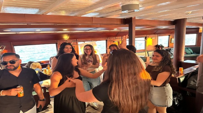 'Genç İzmir'liler Bergama Vapuru'nda buluştu