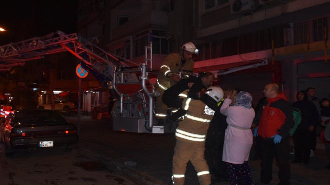 15 kişinin yaşadığı apartmanda yangın paniği: 1 yaralı