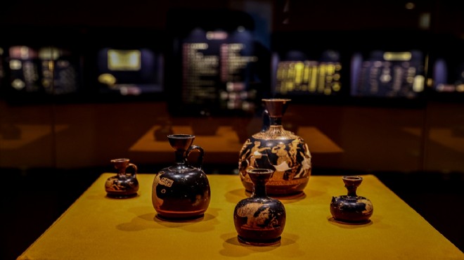 2 bin 600 yıllık  parfüm şişeleri  ilk kez İzmir de sergide!
