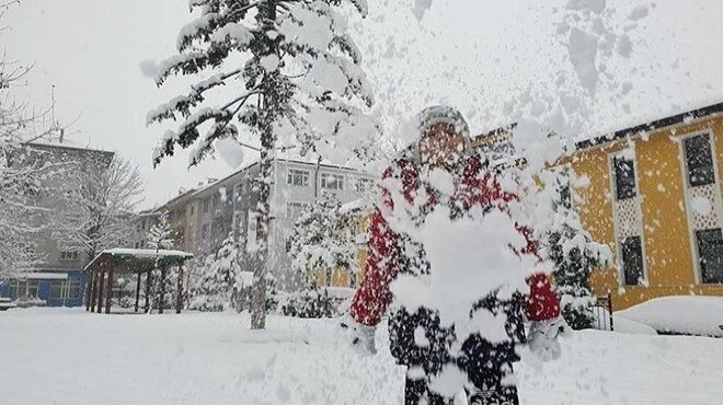 26 il için  okullara kar tatili  kararı
