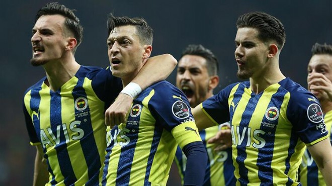 3 gol 2 kırmızı kart... Derbide kazanan Fenerbahçe!