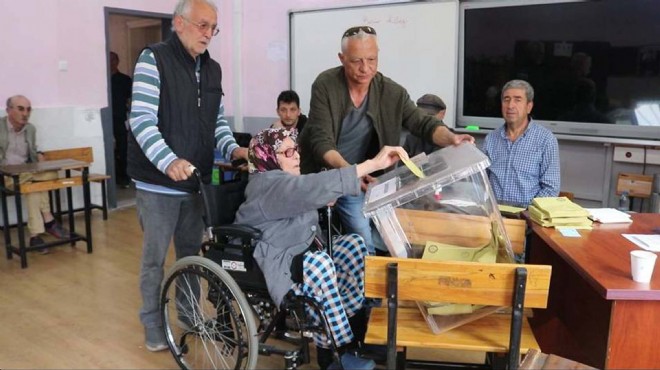 94 yaşında tekerlekli sandalye ile oyunu kullandı!