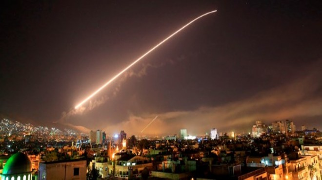ABD, İngiltere ve Fransa Suriye yi vurdu