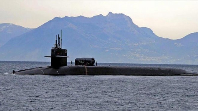 ABD denizaltısı bilinmeyen bir cisme çarptı!