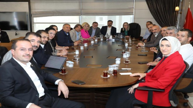 AK Parti İzmir de  28 Mayıs  seferberliği: Kritik toplantıda masada yol haritası!