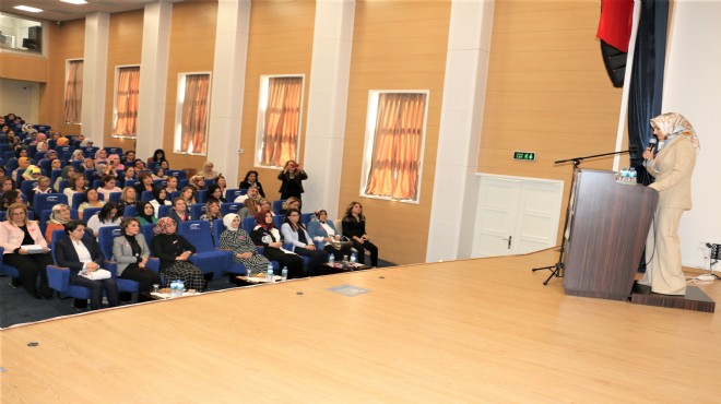 AK Parti İzmir’den meme kanserine ilişkin farkındalık konferansı