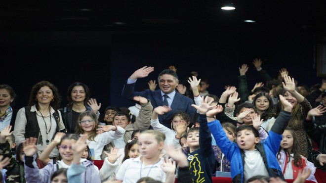 Aliağalı minikler belediye yönetimini yerinde öğrendi