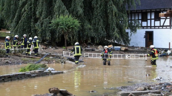 Almanya da sel felaketi: Can kaybı 100 ü aştı