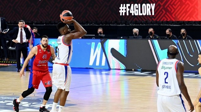 Anadolu Efes EuroLeague de adını finale yazdırdı