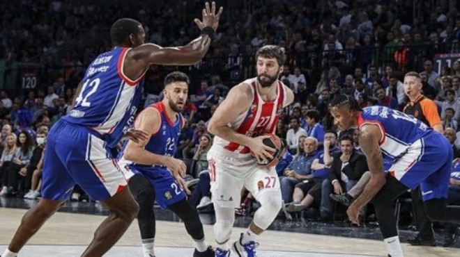Anadolu Efes EuroLeague e galibiyetle başladı