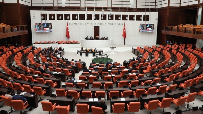 Anayasa değişikliği teklifi MHP ye sunuldu
