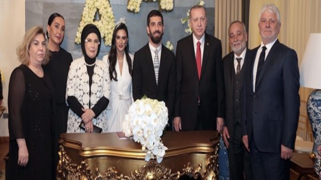 Arda Turan dünyaevine girdi: Nikahtan ilk fotoğraf