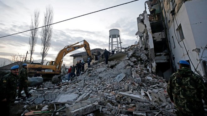 Arnavutluk ta 6,4 büyüklüğünde deprem