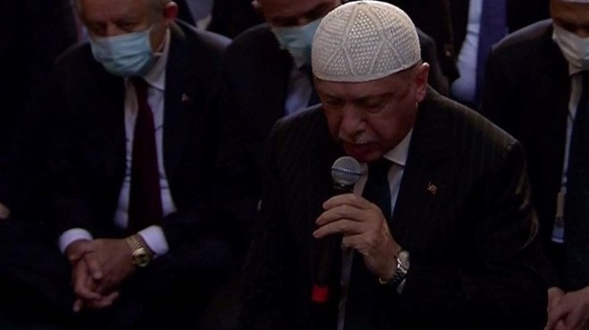 Ayasofya da tarihi gün: Erdoğan Kur an-ı Kerim okudu