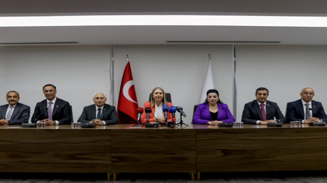 Azerbaycan vekillerinden AK Parti İzmir e ziyaret