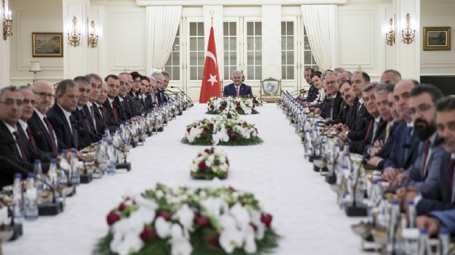 Başbakan Yıldırım dan İzmir iş dünyasına: Özel ve büyük projeler bekliyorum