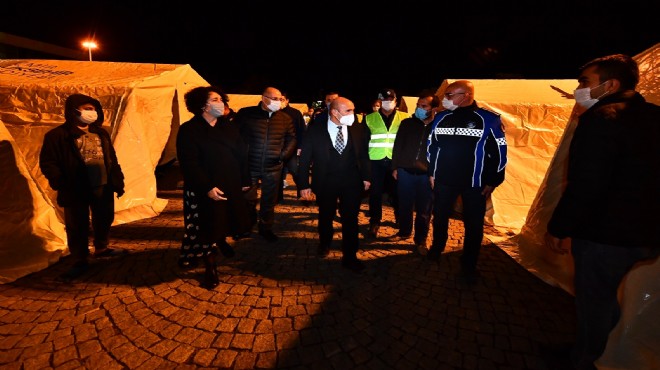 Başkan Soyer depremzedeleri ziyaret etti