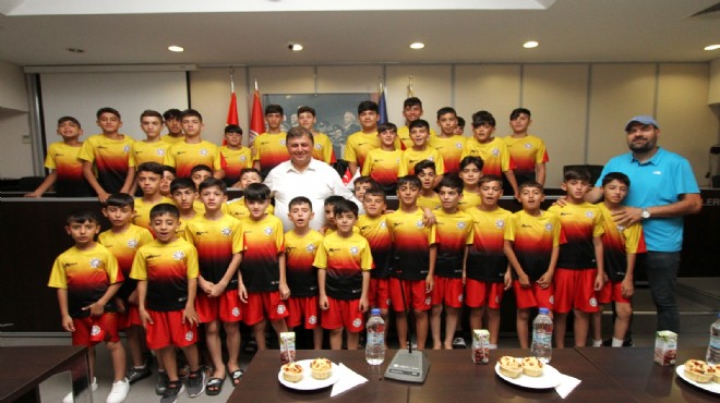 Başkan Tugay Mardinli çocukları ağırladı