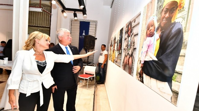 Basmane’nin Renkleri fotoğraf sergisi vitrine çıktı