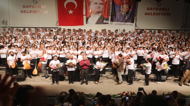 Bayraklı da Türk Halk Müziği şöleni