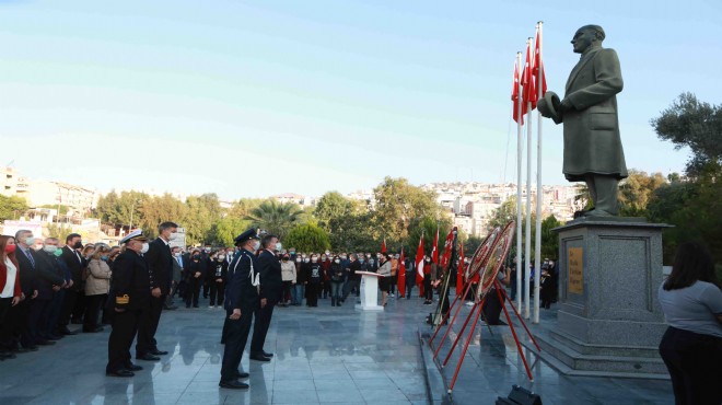 Bayraklı da10 Kasım anması