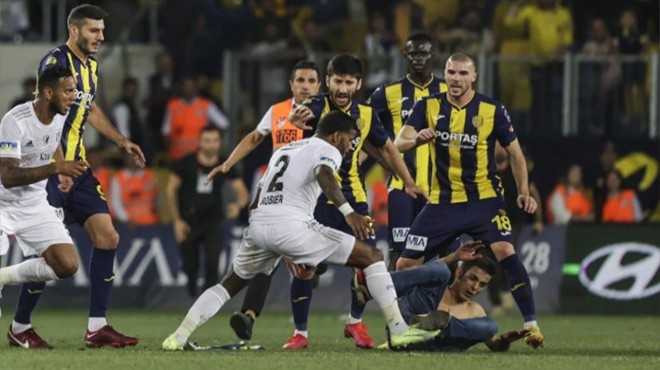 Beşiktaşlı futbolculara saldırmıştı... Cezası belli oldu!