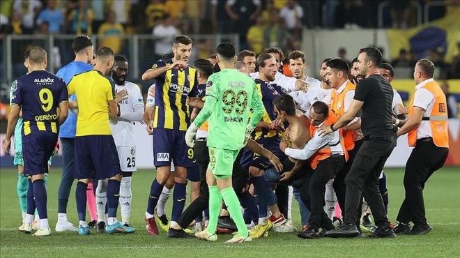 Beşiktaşlı futbolculara saldırmıştı... Ne ceza istendi?