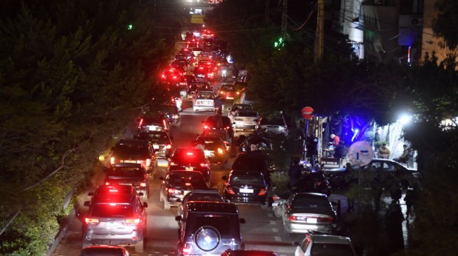 Beyrut'ta göç başladı: Binlerce kişi yollarda!