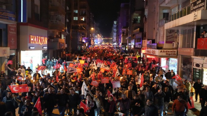Binler fener alayında buluştu... CHP li Demir: Torbalı da İzmir Marşı susmaz!