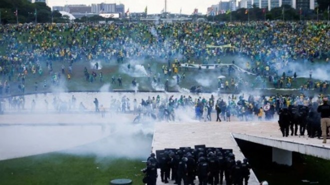 Bolsonaro destekçilerinden Kongre baskını!