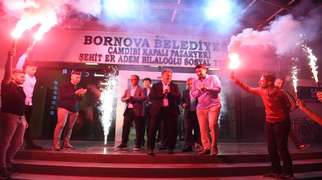 Bornova da spor gecesi: İduğ meşalelerle karşılandı
