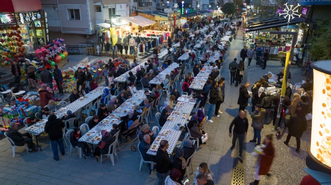 Buca nın kalbinde 2500 kişilik iftar sofrası