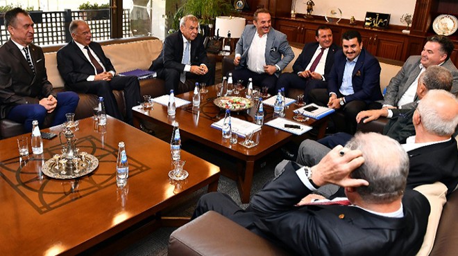 Büyükşehir de AK Partili başkanlarla  çözüm  zirvesi: Kocaoğlu ve Şengül ne mesaj verdi?