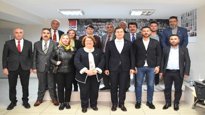 CHP Foça dan İl Başkanı Yücel e ziyaret