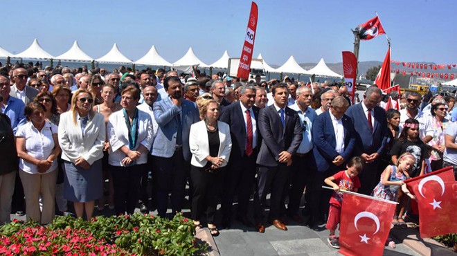CHP İzmir den  Zafer e alternatif kutlama: Yücel ve Kaya dan önemli mesajlar!
