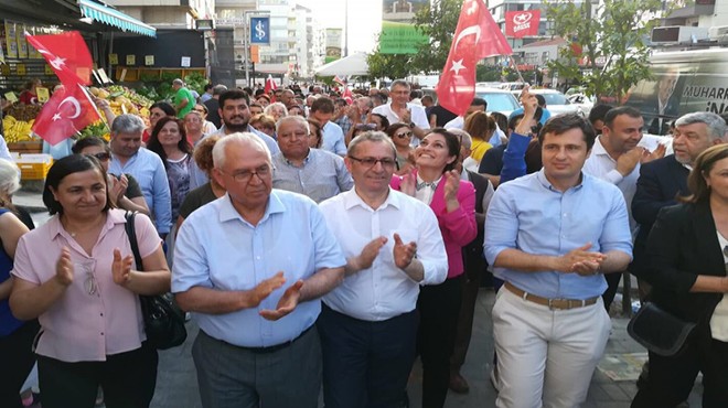 CHP İzmir den yeni hamle: Örgüt  cadde ye indi!