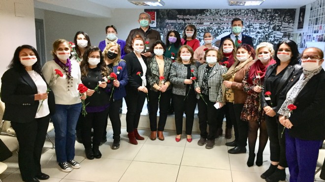 CHP İzmir in kadınları tek yürek!