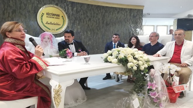 CHP İzmir’i buluşturan nikah: O başkan dünyaevine girdi