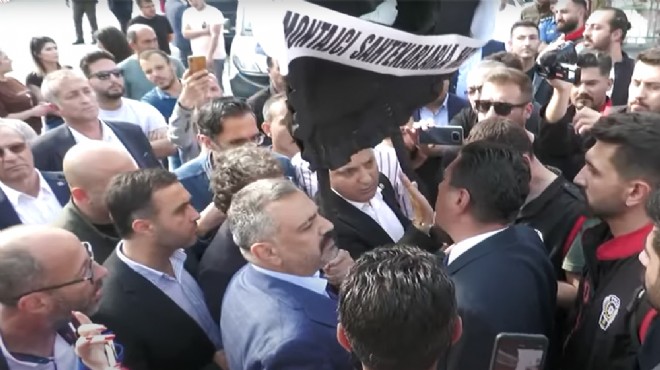 CHP den AK Parti önünde protesto: Siyah çelenge polis seti, Aslanoğlu ndan sert mesajlar!