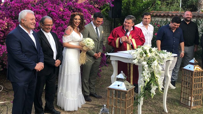 CHP yi buluşturan nikah: Kalonya dünyaevine girdi