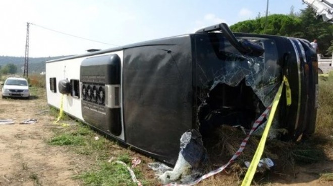 Çanakkale de tur otobüsü devrildi: 1 ölü, 54 yaralı