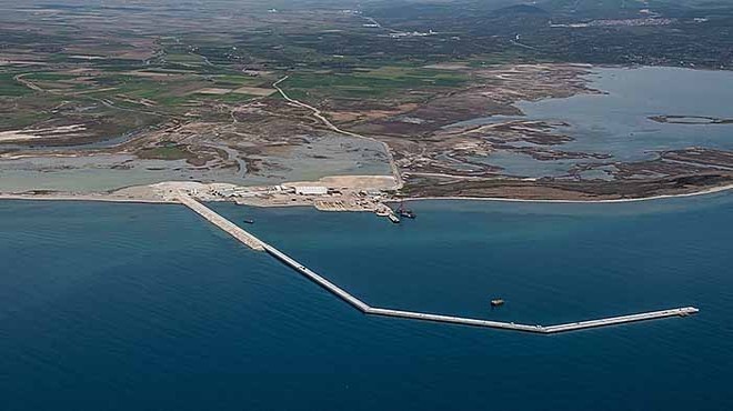 Çandarlı Limanı na imar muafiyeti kararı, CHP li Bakan dan sert tepki!