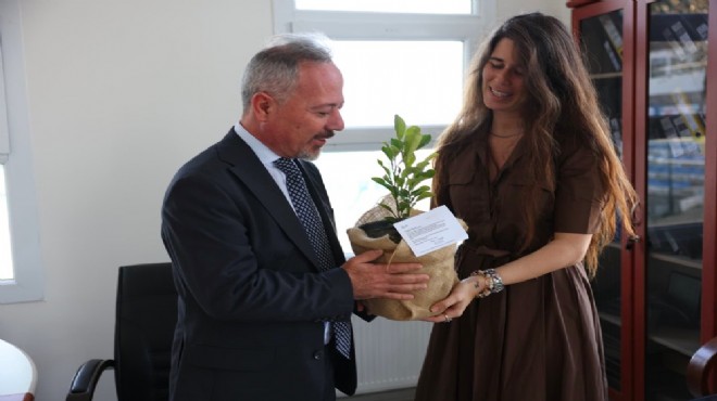 Çeşme'de belediyeden öğretmenlere 24 Kasım hediyesi