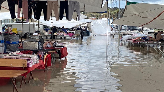 Çeşme'de sağanak etkili oldu