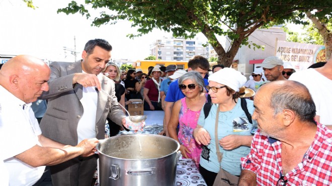 Çiğli'de aşure lokmaları birlik için paylaşıldı