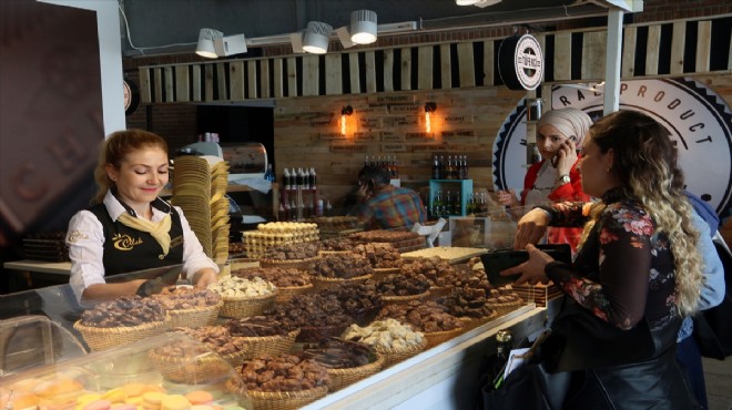 Çikolata ve tatlı severler İzmir de buluştu
