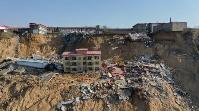 Çin de toprak kayması: 10 ölü
