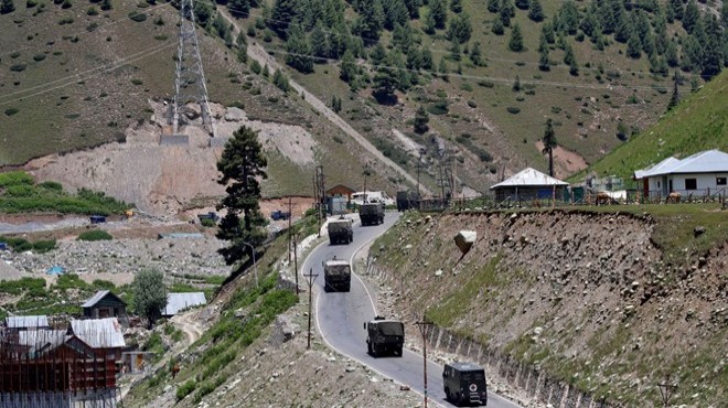 Çin sınırında çatışma: 20 Hint askeri öldü