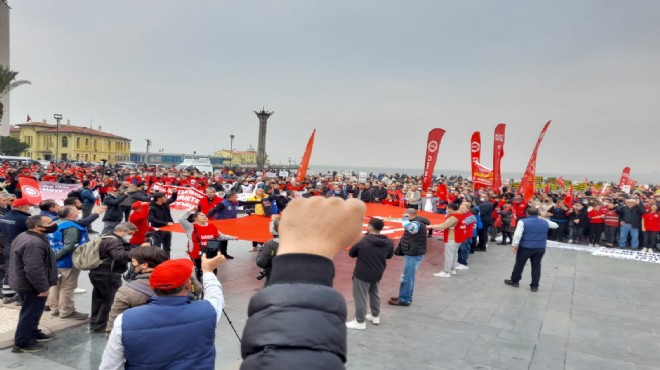 DİSK İzmir de alana indi: Gelirde adalet, vergide adalet!
